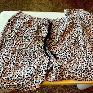 Victoria Secret Pajama Top & Pants -cheetah heart prints
